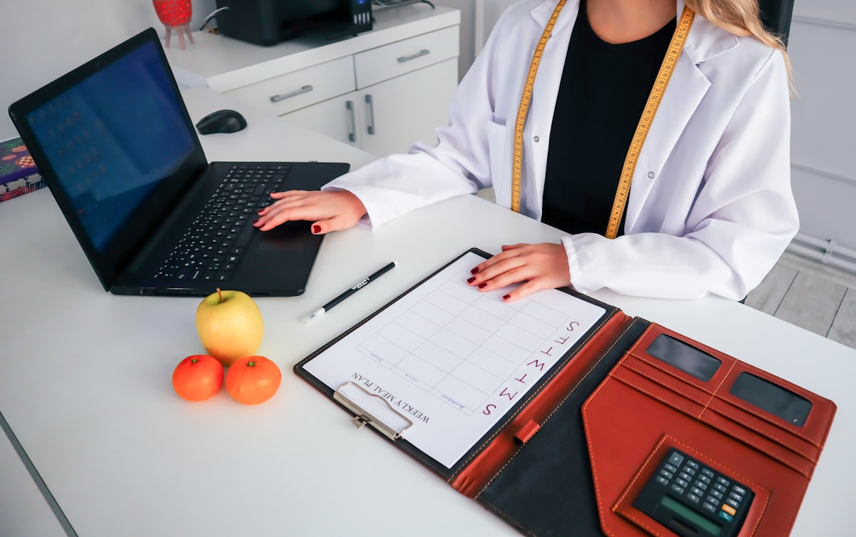 Nutrition specialist consultation session